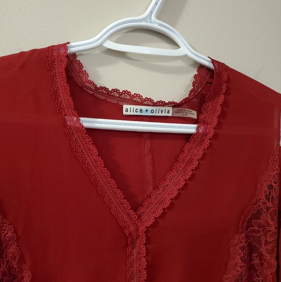 Alice + Olivia - Silk and Lace Cold Shoulder Top - Size XS - Picture 5 of 10